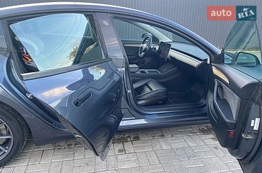 Седан Tesla Model 3 2021 в Черкассах