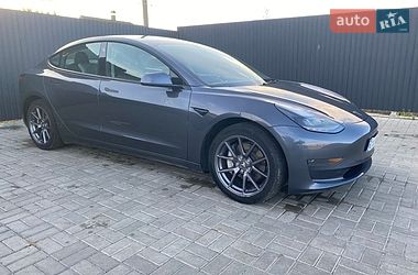 Седан Tesla Model 3 2021 в Черкассах