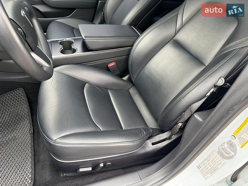 Седан Tesla Model 3 2019 в Одессе