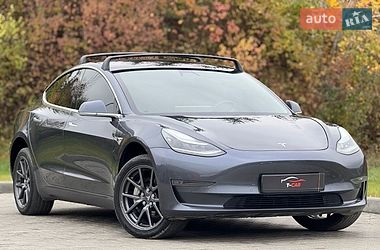 Седан Tesla Model 3 2019 в Тернополі