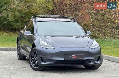 Седан Tesla Model 3 2019 в Тернополі