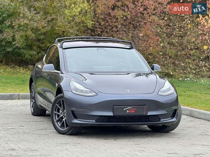 Седан Tesla Model 3 2019 в Тернополі