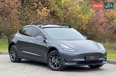Седан Tesla Model 3 2019 в Тернополі