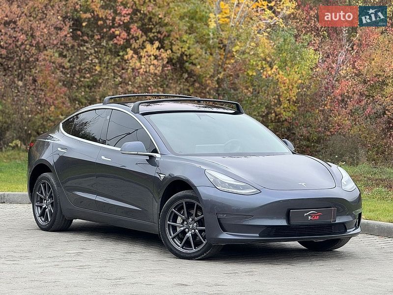 Седан Tesla Model 3 2019 в Тернополі