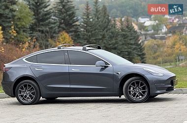 Седан Tesla Model 3 2019 в Тернополі