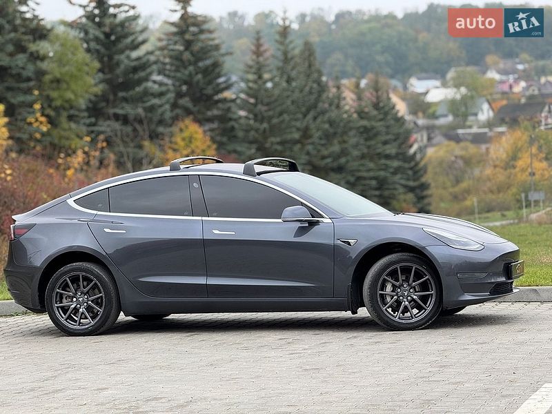 Седан Tesla Model 3 2019 в Тернополі