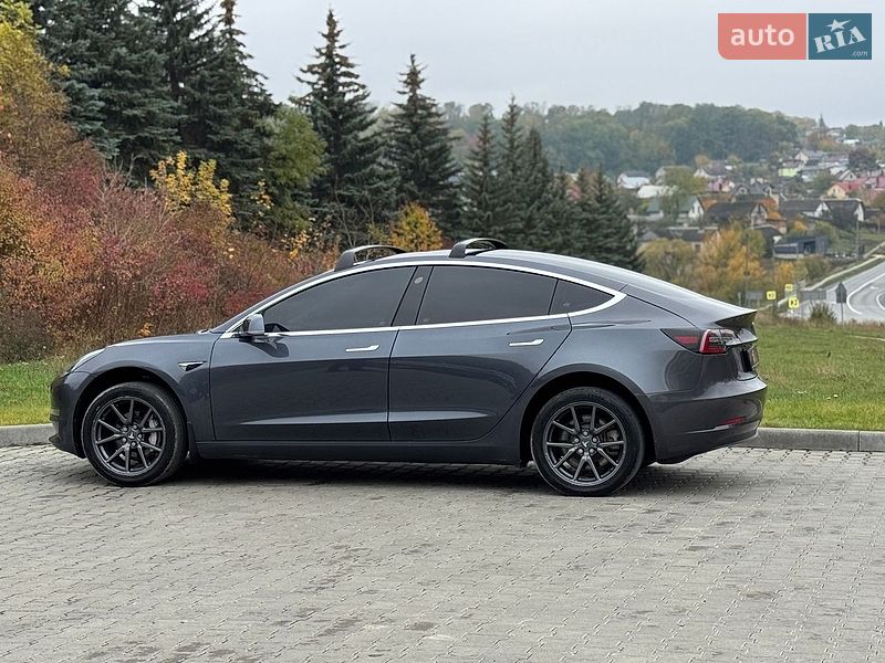Седан Tesla Model 3 2019 в Тернополе