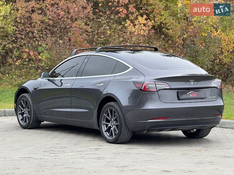 Седан Tesla Model 3 2019 в Тернополі