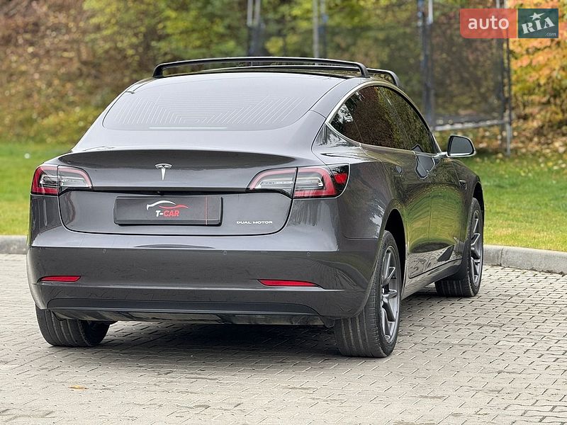 Седан Tesla Model 3 2019 в Тернополі