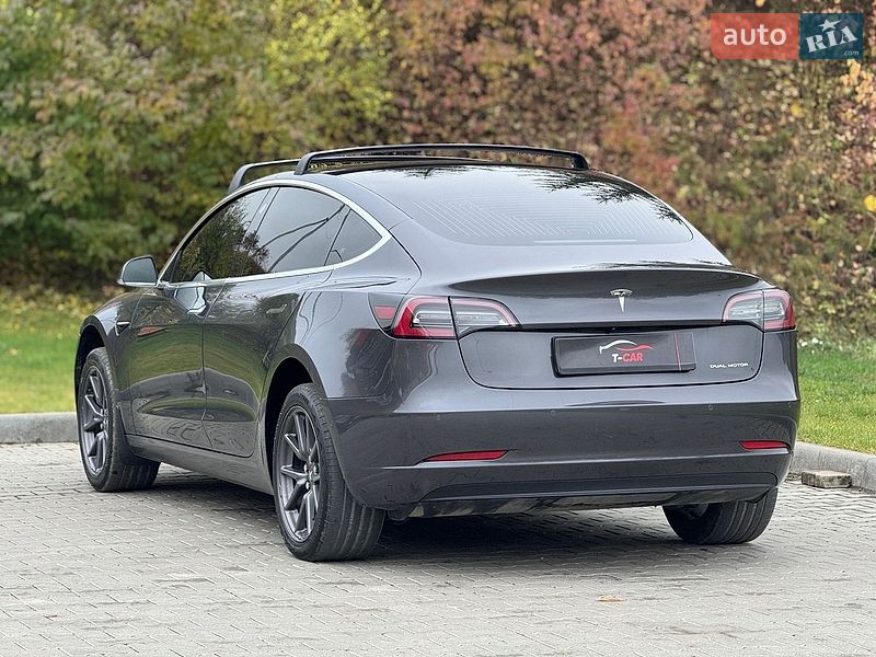 Седан Tesla Model 3 2019 в Тернополі