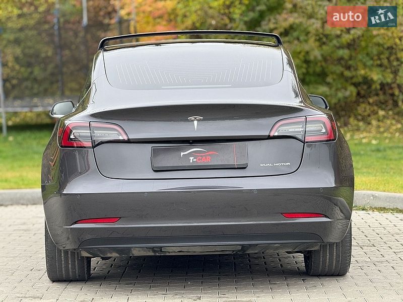 Седан Tesla Model 3 2019 в Тернополі