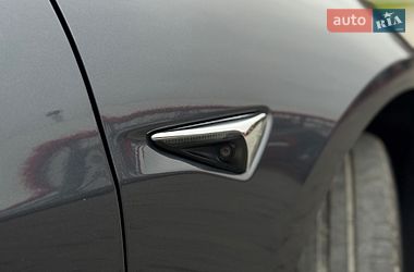 Седан Tesla Model 3 2019 в Тернополі