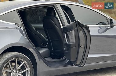 Седан Tesla Model 3 2019 в Тернополі
