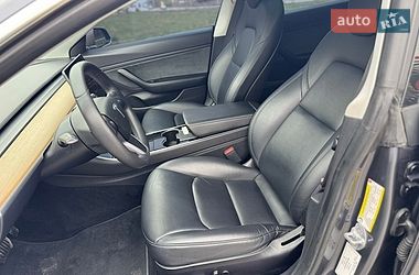 Седан Tesla Model 3 2019 в Тернополі