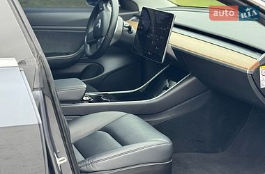 Седан Tesla Model 3 2019 в Тернополі