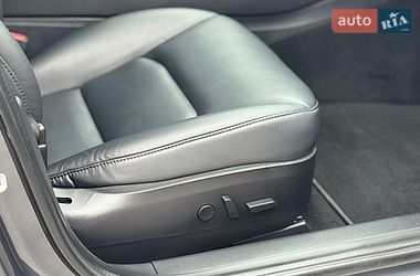 Седан Tesla Model 3 2019 в Тернополі