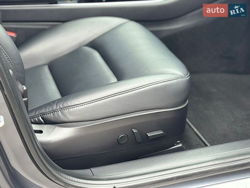 Седан Tesla Model 3 2019 в Тернополі