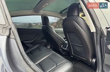Седан Tesla Model 3 2019 в Тернополі