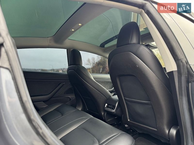 Седан Tesla Model 3 2019 в Тернополе