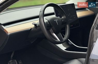 Седан Tesla Model 3 2019 в Тернополі