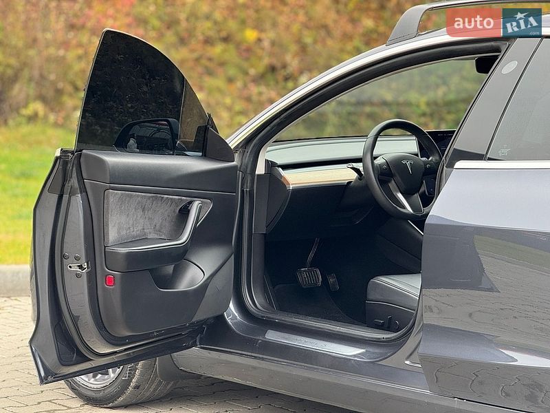 Седан Tesla Model 3 2019 в Тернополі
