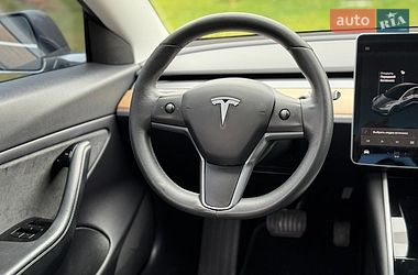 Седан Tesla Model 3 2019 в Тернополі