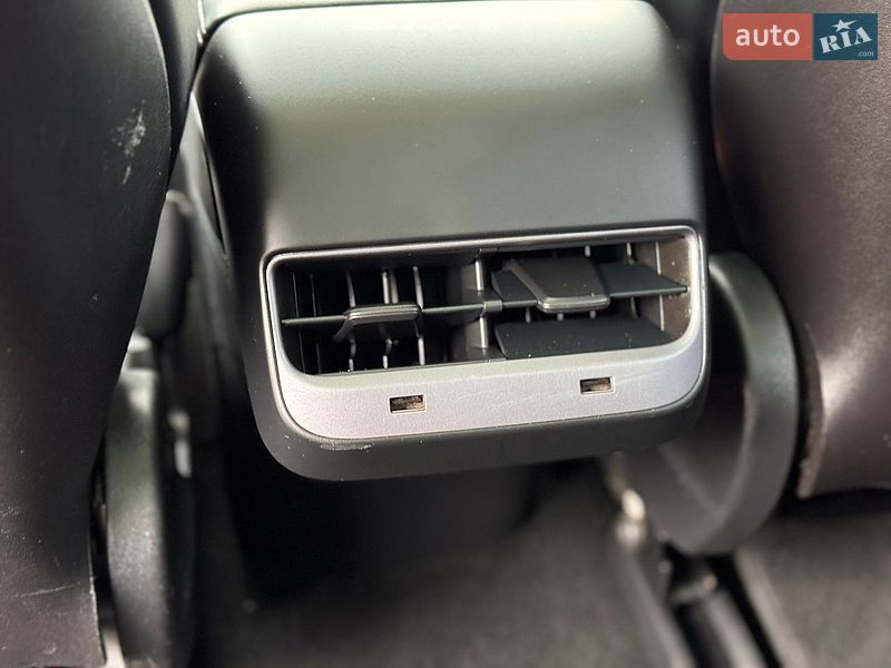 Седан Tesla Model 3 2019 в Тернополі