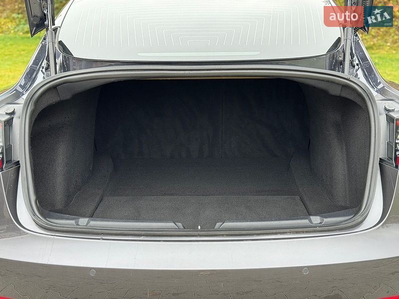 Седан Tesla Model 3 2019 в Тернополе