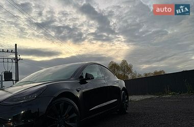 Седан Tesla Model 3 2020 в Івано-Франківську