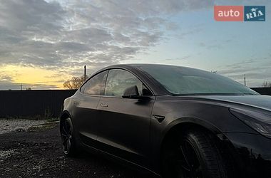 Седан Tesla Model 3 2020 в Ивано-Франковске