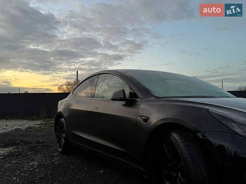 Седан Tesla Model 3 2020 в Ивано-Франковске