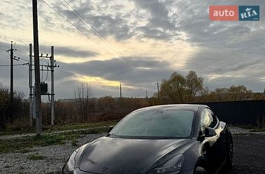 Седан Tesla Model 3 2020 в Івано-Франківську