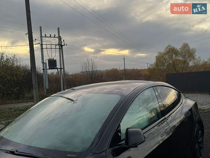 Седан Tesla Model 3 2020 в Івано-Франківську