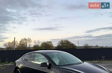 Седан Tesla Model 3 2020 в Івано-Франківську