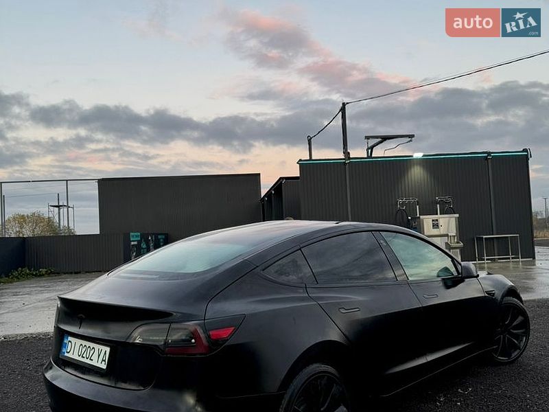 Седан Tesla Model 3 2020 в Івано-Франківську