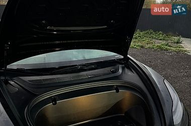 Седан Tesla Model 3 2020 в Івано-Франківську