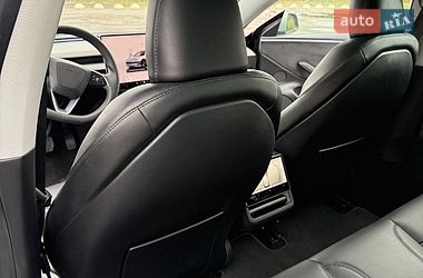 Седан Tesla Model 3 2025 в Радивиліві фото 5 Седан Tesla Model 3 2025 в Радивиліві