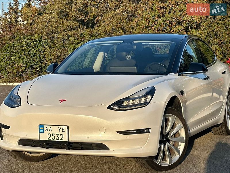 Седан Tesla Model 3 2019 в Киеве