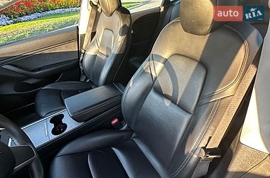Седан Tesla Model 3 2019 в Киеве