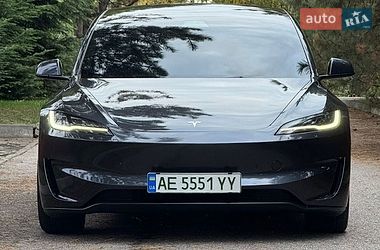 Седан Tesla Model 3 2025 в Дніпрі фото Седан Tesla Model 3 2025 в Дніпрі
