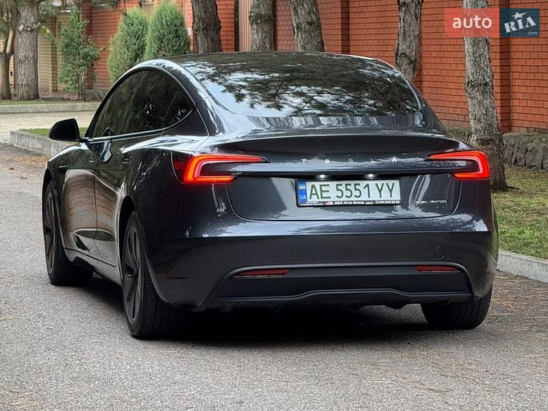 Седан Tesla Model 3 2025 в Дніпрі фото 6 Седан Tesla Model 3 2025 в Дніпрі