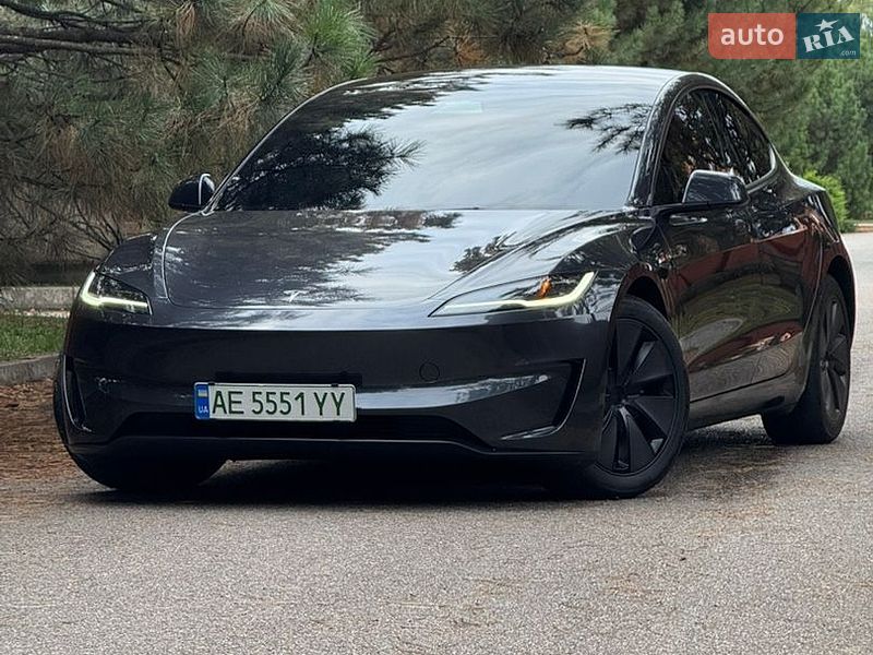 Седан Tesla Model 3 2025 в Днепре