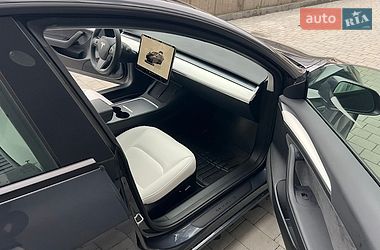 Седан Tesla Model 3 2022 в Івано-Франківську