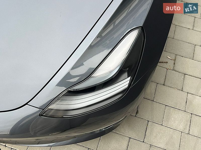 Седан Tesla Model 3 2022 в Івано-Франківську