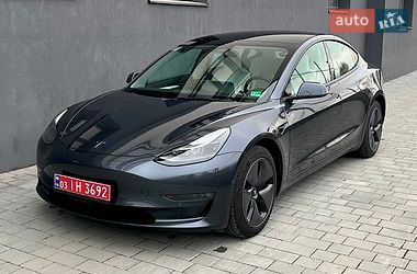 Седан Tesla Model 3 2022 в Івано-Франківську
