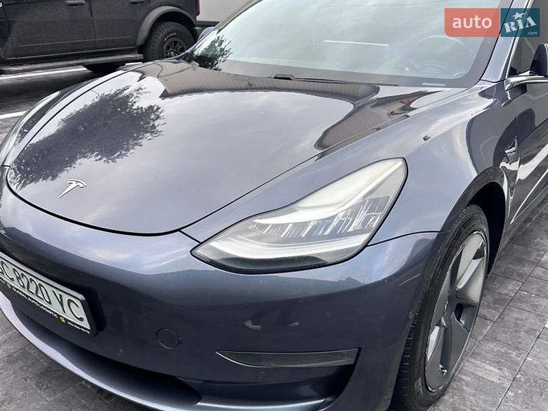 Седан Tesla Model 3 2018 в Рівному