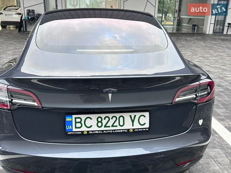 Седан Tesla Model 3 2018 в Рівному