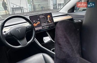 Седан Tesla Model 3 2018 в Рівному