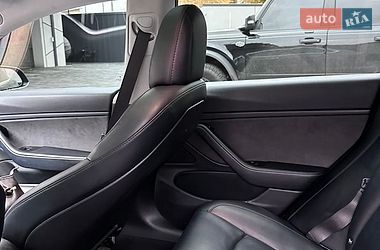 Седан Tesla Model 3 2018 в Рівному
