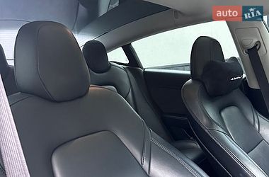 Седан Tesla Model 3 2018 в Рівному